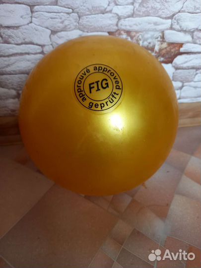 Мяч гимнастический 18