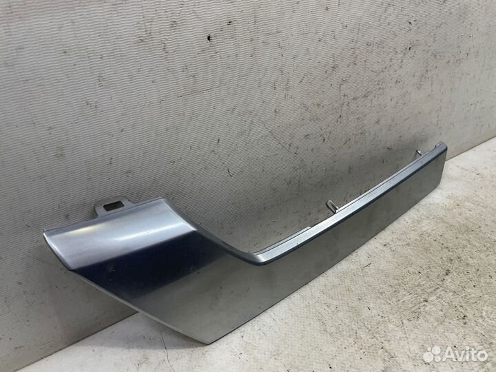 Молдинг решетки радиатора правый Mitsubishi