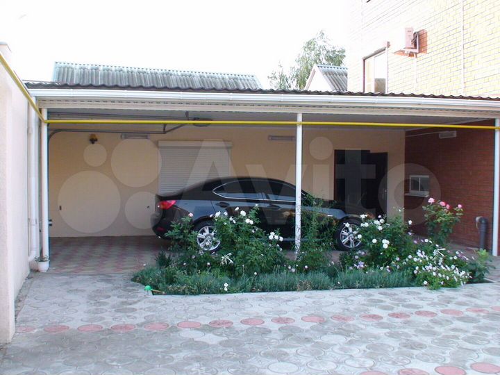 Дом 308,7 м² на участке 5,5 сот.