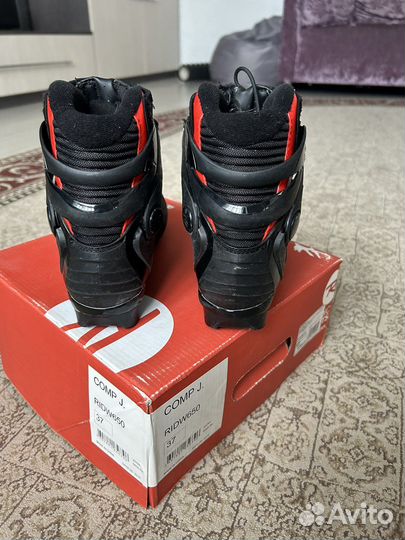 Лыжные ботинки коньковые rossignol