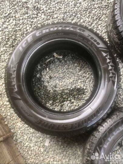 Bridgestone Ice Cruiser 7000 205/60 R16 92T