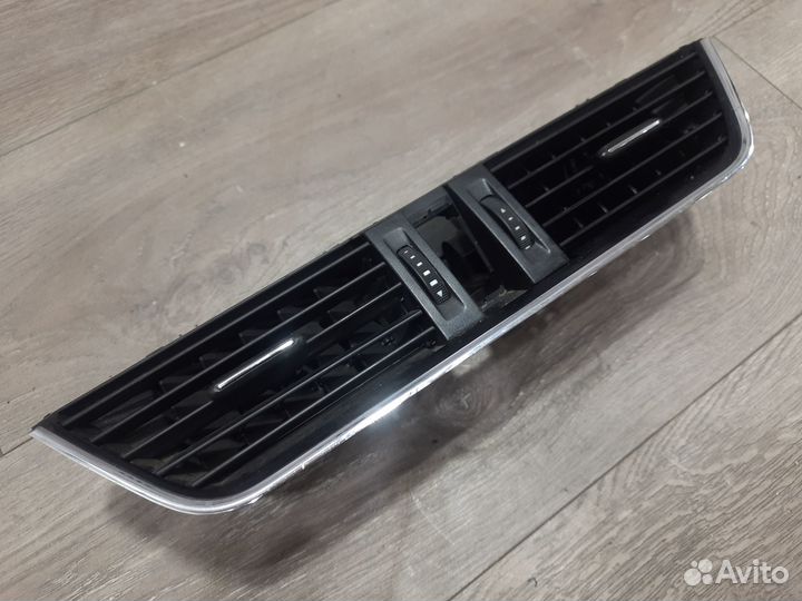 Центральный дефлектор хром для Skoda Octavia A7