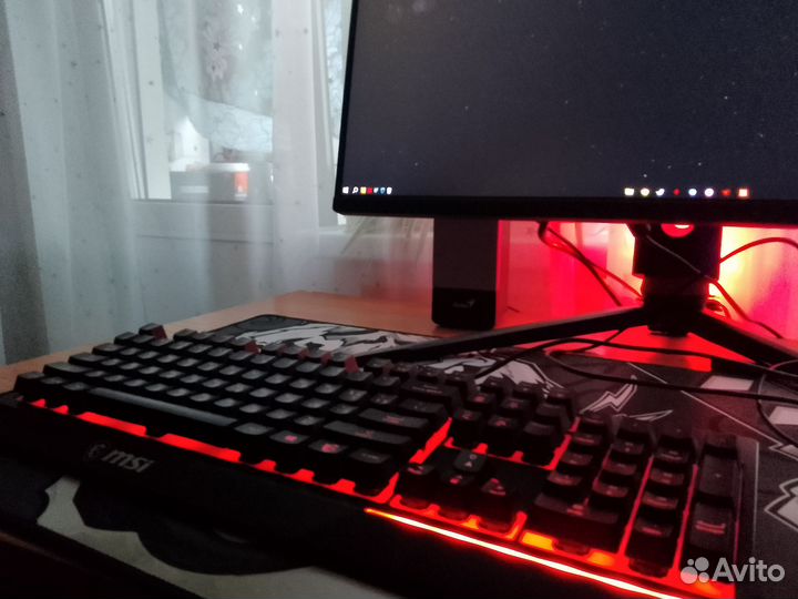 Игровая клавиатура MSI
