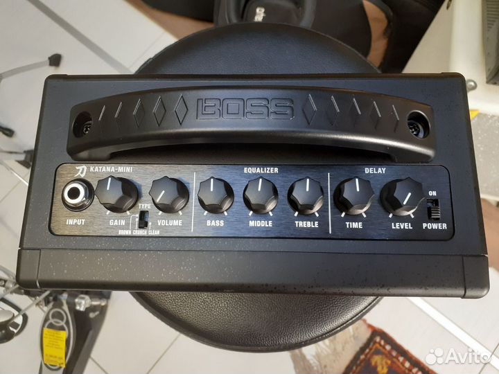 Гитарный комбоусилитель Boss Katana