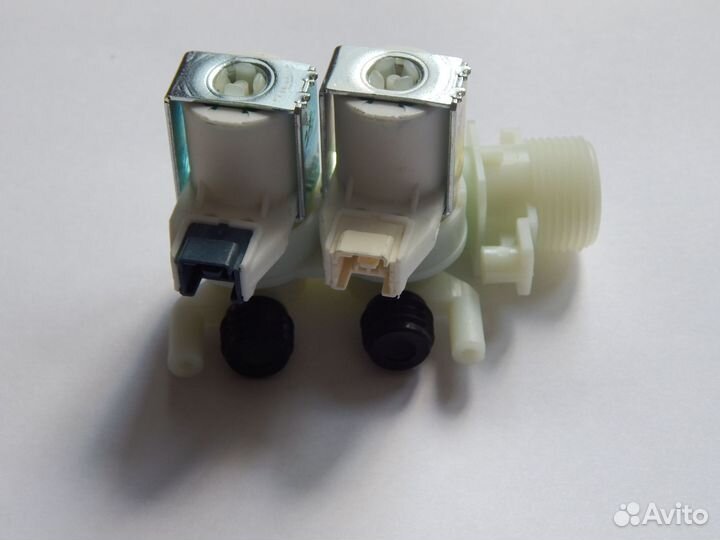 Клапан(кэн) для ст.машин Indesit,Ariston C00110333