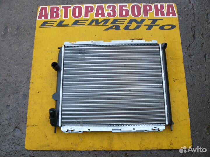 Новый радиатор 1,2л Clio 2 Kangoo 2002г