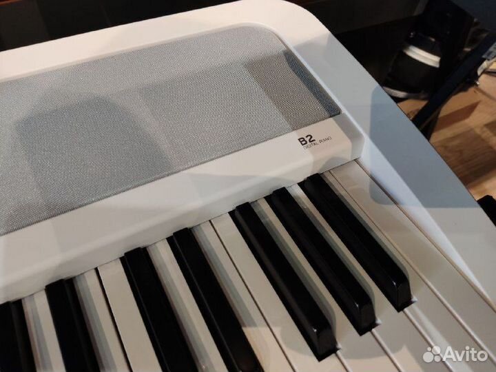Korg B2SP-WH - Цифровое пианино (новое)