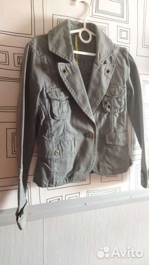 Куртка - пиджак с вышивкой, 128