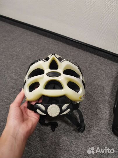 Велошлем взрослый