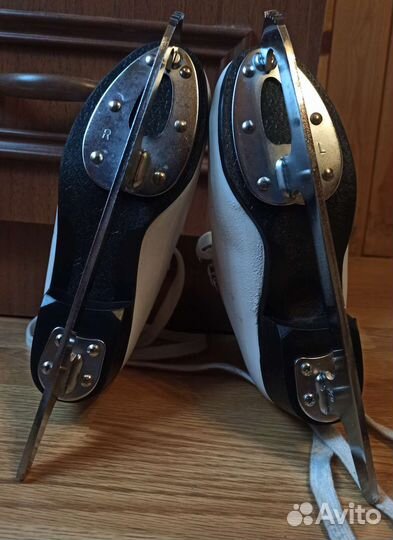 Коньки для девочки фигурные 33 размер