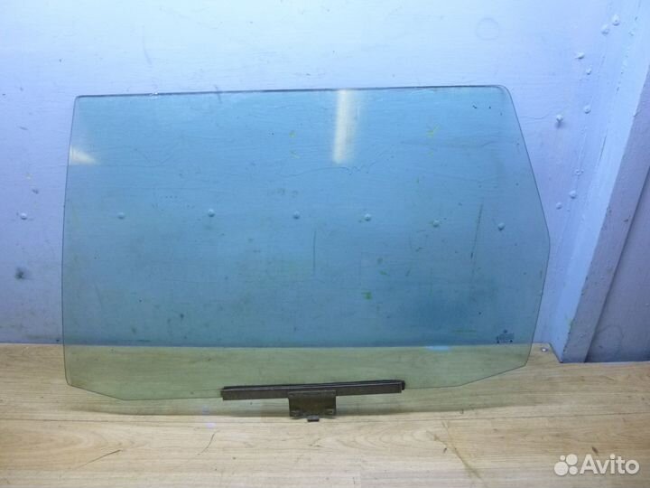 Стекло двери задней левой VW Passat B3 1988-1993