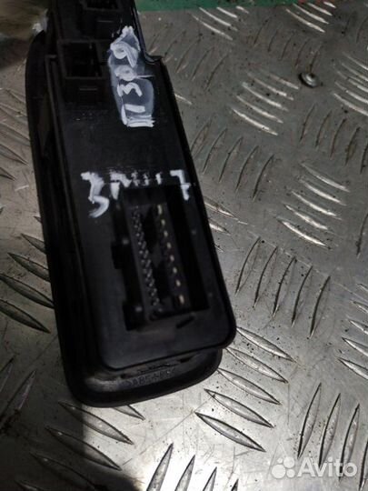 Блок управления стеклоподъемниками Peugeot 308