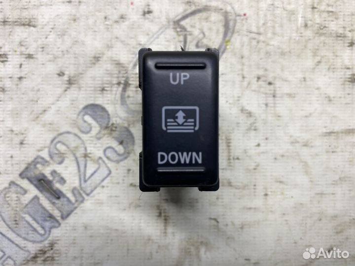 Многофункциональная кнопка управления Nissan Teana