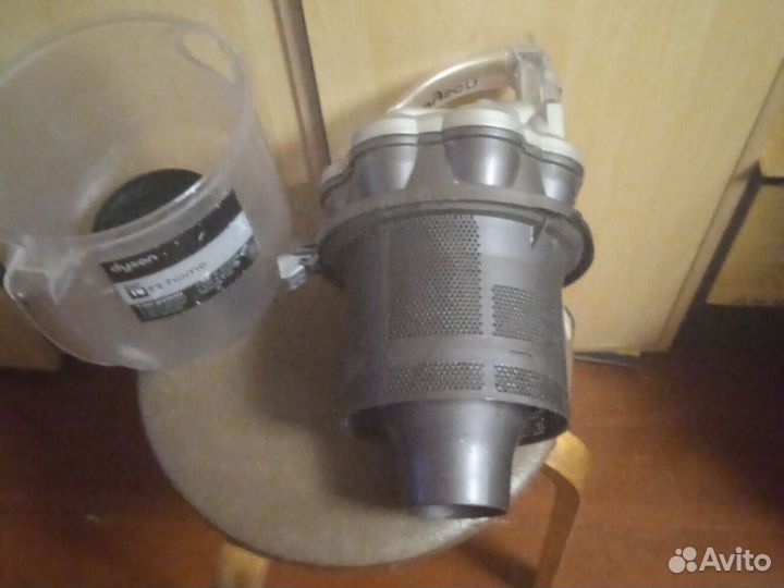 Циклон с контейнером для пылесоса Dyson DC19