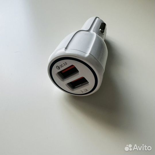 Автомобильная зарядка для телефона