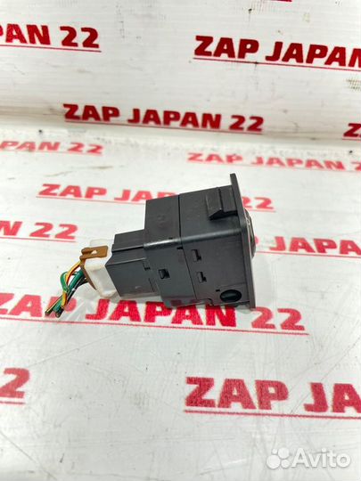 Кнопка корректора фар Mitsubishi L200 K74T 4D56