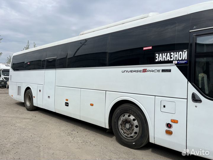 Туристический автобус Hyundai Universe, 2012