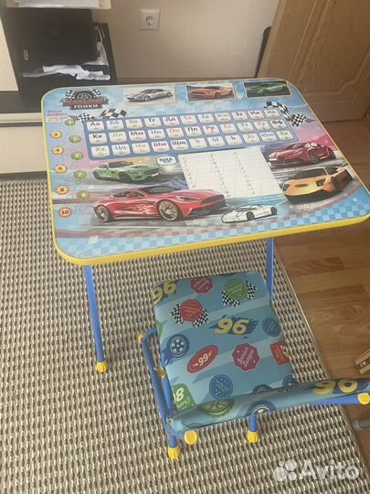 Детский стульчик и столик для малыша