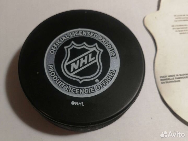 Коллекционная хоккейная шайба из-за океана