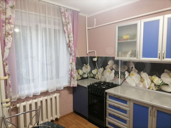 3-к. квартира, 64 м², 1/10 эт.