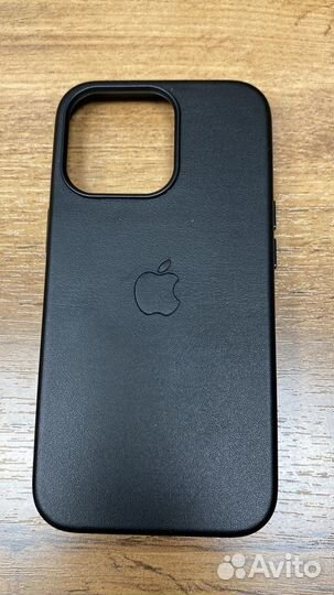 Кожаный чехол на iPhone с MagSafe