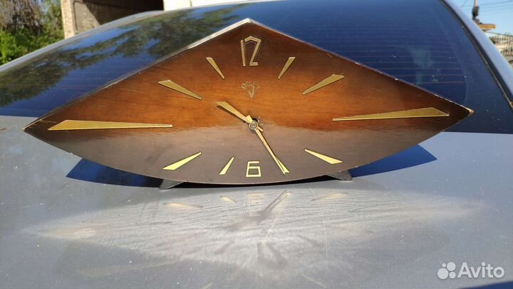 Часы настольные Весна. ссср. Винтаж