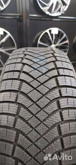 Pirelli Ice Zero FR 225/60 R18