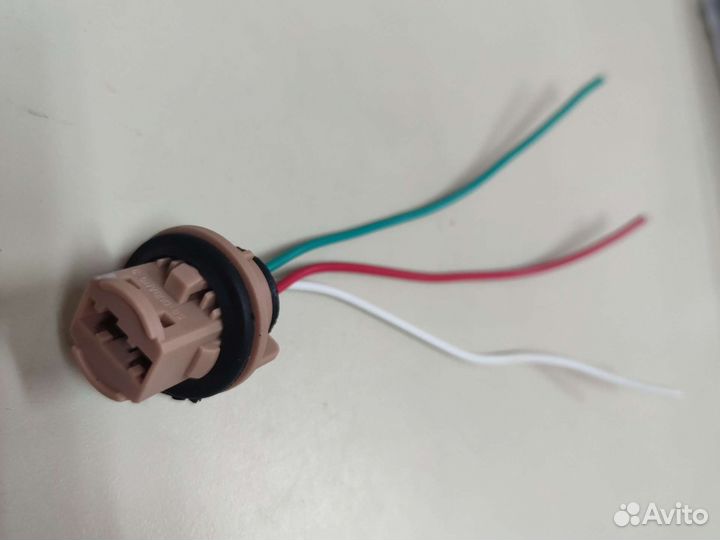 Патрон под лампу W21W T20-1 или 2 контакта