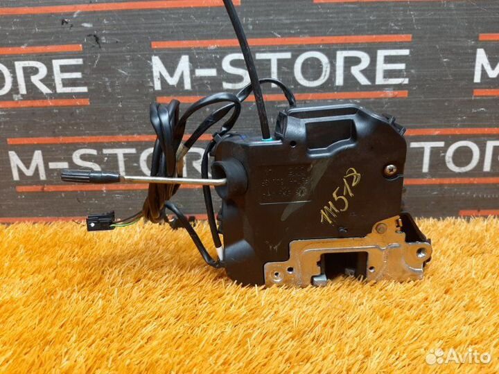 Замок двери передний левый Mercedes-Benz C-Class