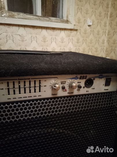 Басовый Комбоусилитель Laney RB 8 (300 ват)