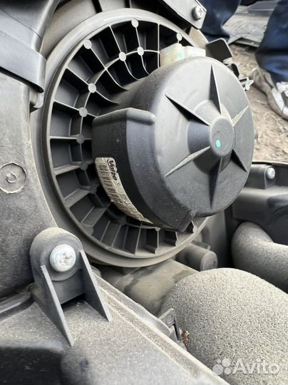 Моторчик печки nissan Tiida c11 европа