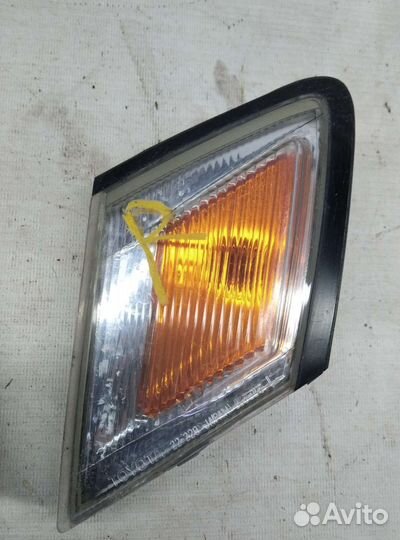 Поворотник toyota mark II gx90