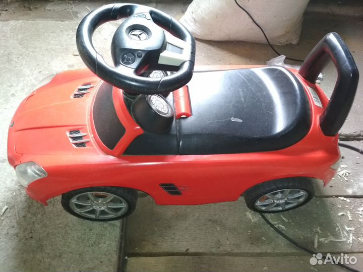 Детский автомобиль-каталка Mercedes Benz