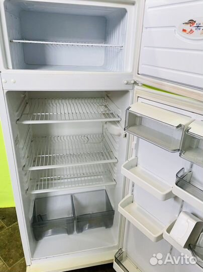 Холодильник 150см