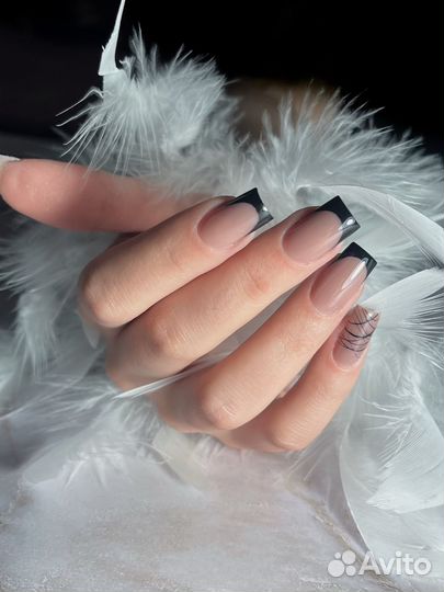 Маникюр с покрытием гель-лак