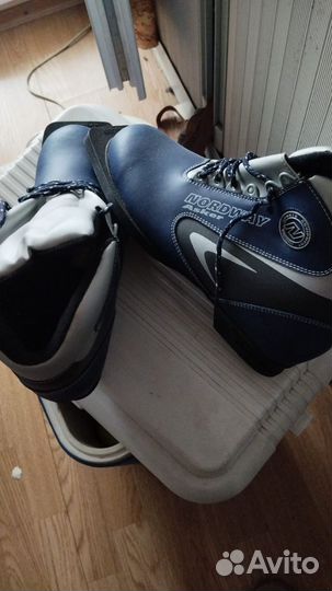 Лыжные ботинки