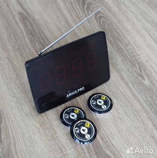 Табло вызова официанта руссифицировано и кнопки