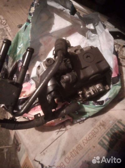 Продаю запчасти с двигателя хундай старекс (D4CB)