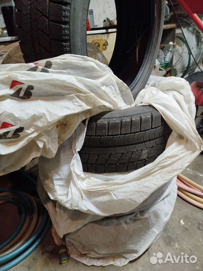 Bridgestone Blizzak VRX 205/50 R17