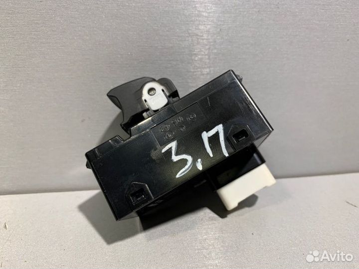 Блок управления стеклоподъемниками задний правый