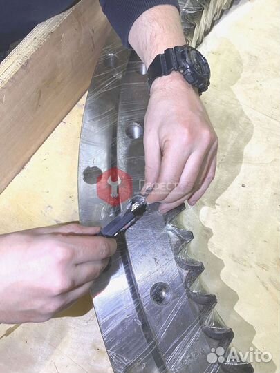 Поворотный круг Volvo EC140LCM
