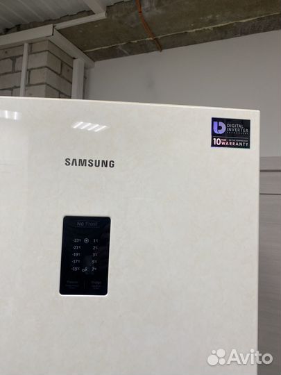 Холодильник Samsung кремовый /2m No Frost