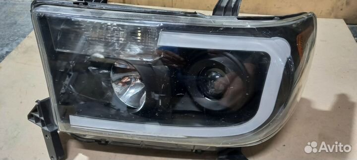 Toyota Tundra Фара передняя левая аналог Toyota Se