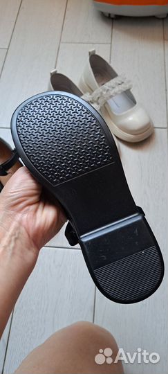 Туфли для девочки 35 и 36 размеры