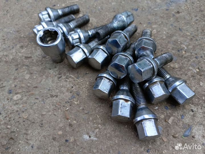 Болты колесные на диски с секретом
