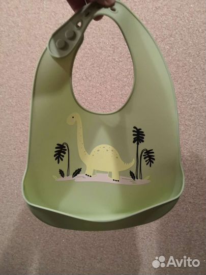 Нагрудник - слюнявчик силиконовый новый