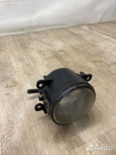Фара противотуманная передняя Nissan Note E11