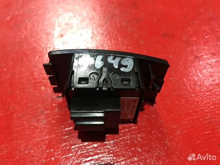 Кнопка аварийной сигнализации Audi A6 C7 3.0 CGW