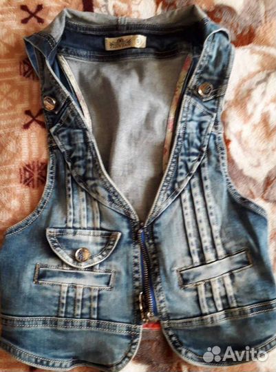 Продам Безрукавку женскую. Шорты. Спортивные штаны