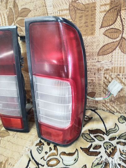 Задние фонари на nissan np300